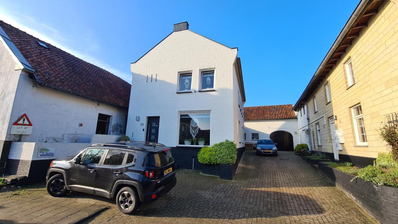Roos Guesthouse Holiday Appartements Valkenburg aan de Geul ภายนอก รูปภาพ